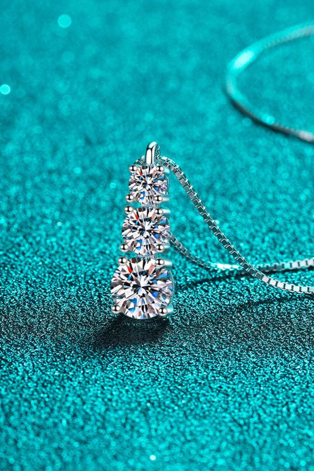 Sparkling moissanite necklace - Love Salve